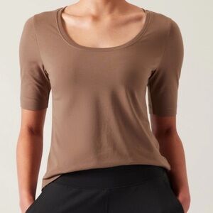 NWT Athleta Outbound Scoop Tee in Rustic Beige